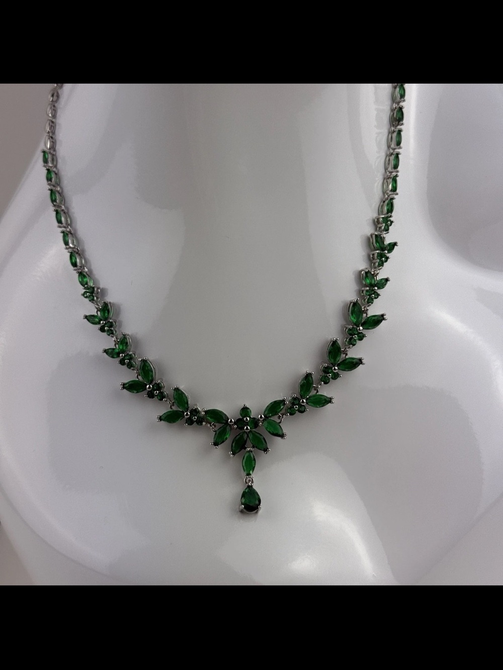 Emerald Green CZ Marquise Leaf Teardrop Pendant Necklace Silver Wedding Bridal!